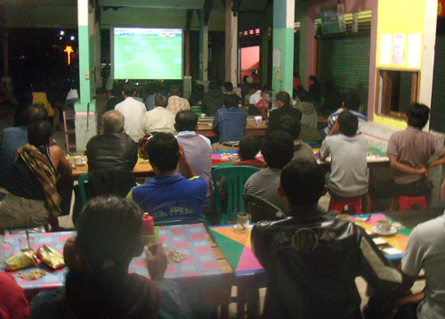 Public Viewing zum WM in den Pujasera-Arcaden